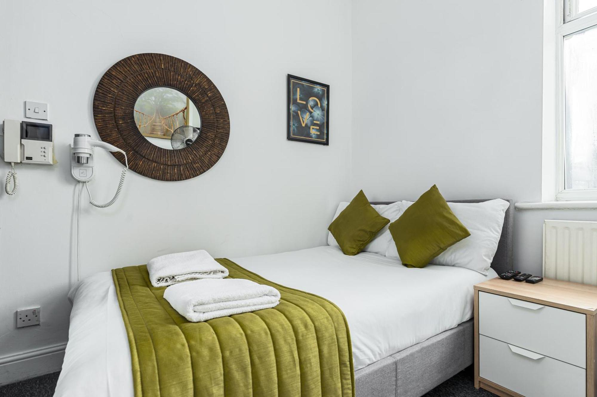 Ryam Suites Londra Oda fotoğraf