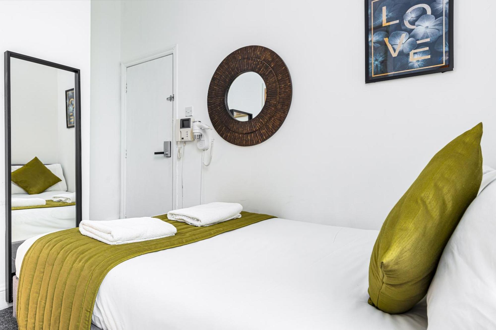 Ryam Suites Londra Oda fotoğraf